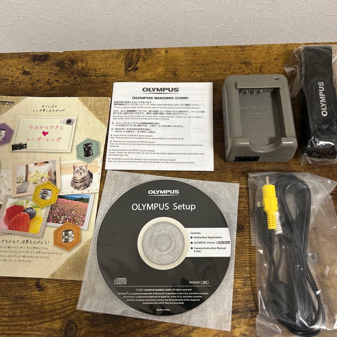 OLYMPUS ミラーレス一眼 ホワイト 交換レンズ付き　pen E-PL6