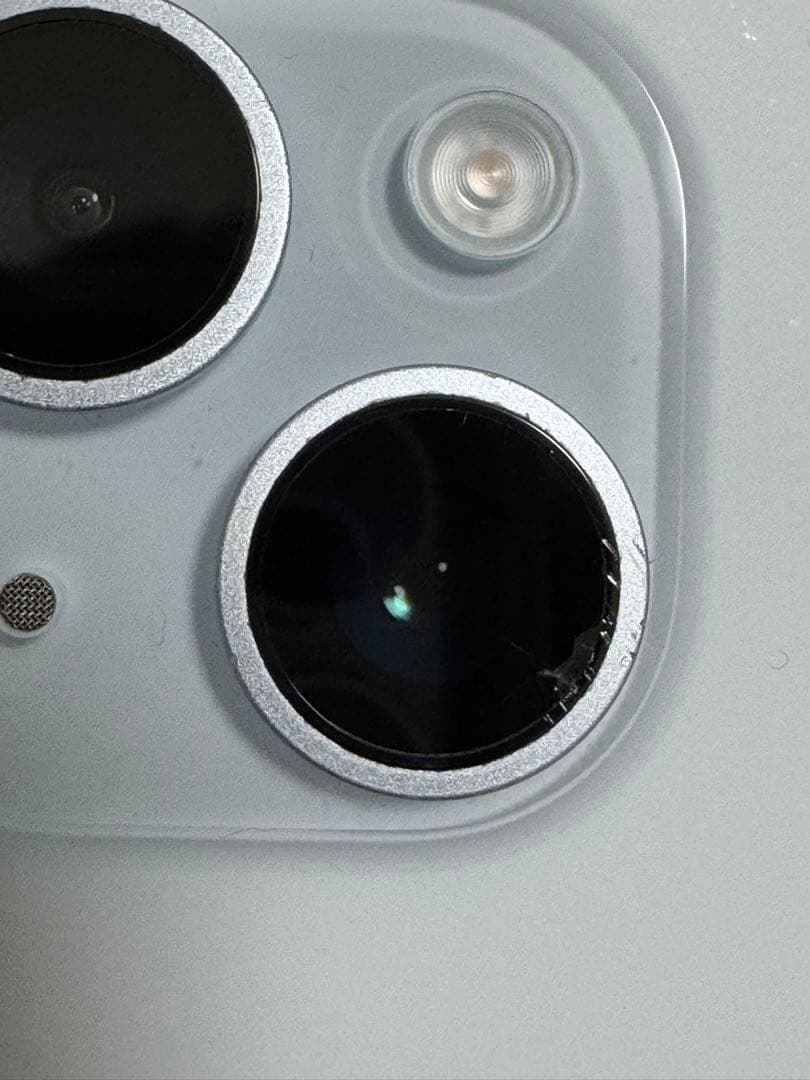 Apple iPhone 15 128GB バッテリー95％保証期間内