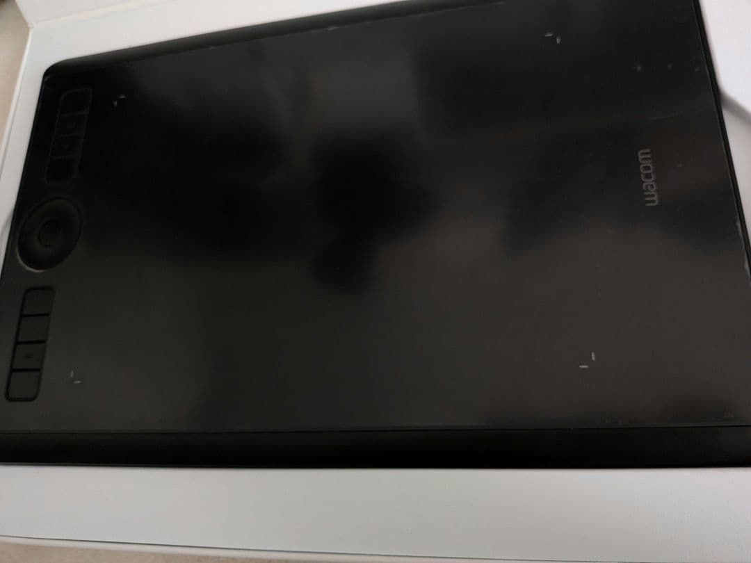 Wacom Intuos Pro Medium Mサイズ PTH-660/K0