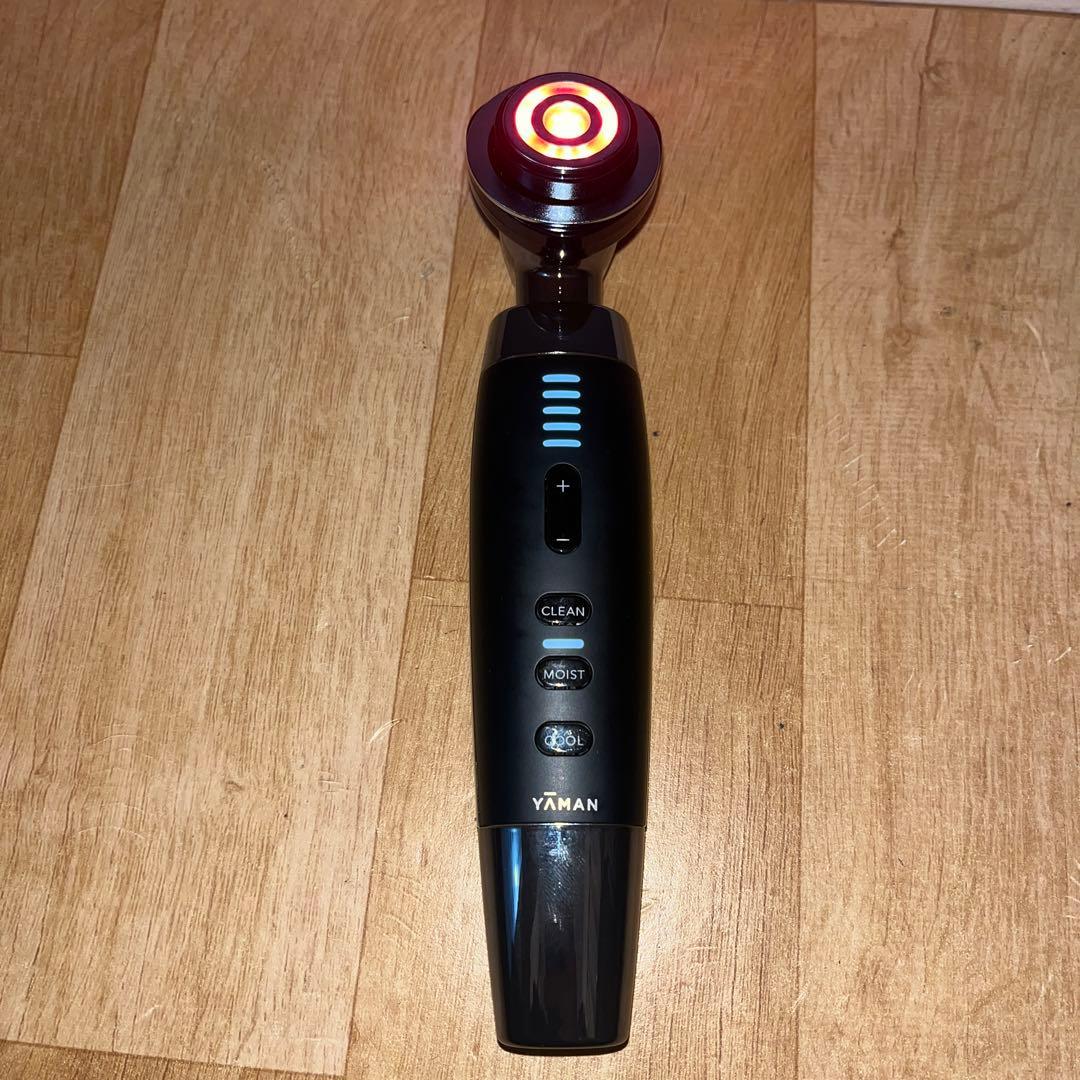 【美品】YA-MAN 美顔器 ルミナスリフト PSM-120B 充電スタンド付き