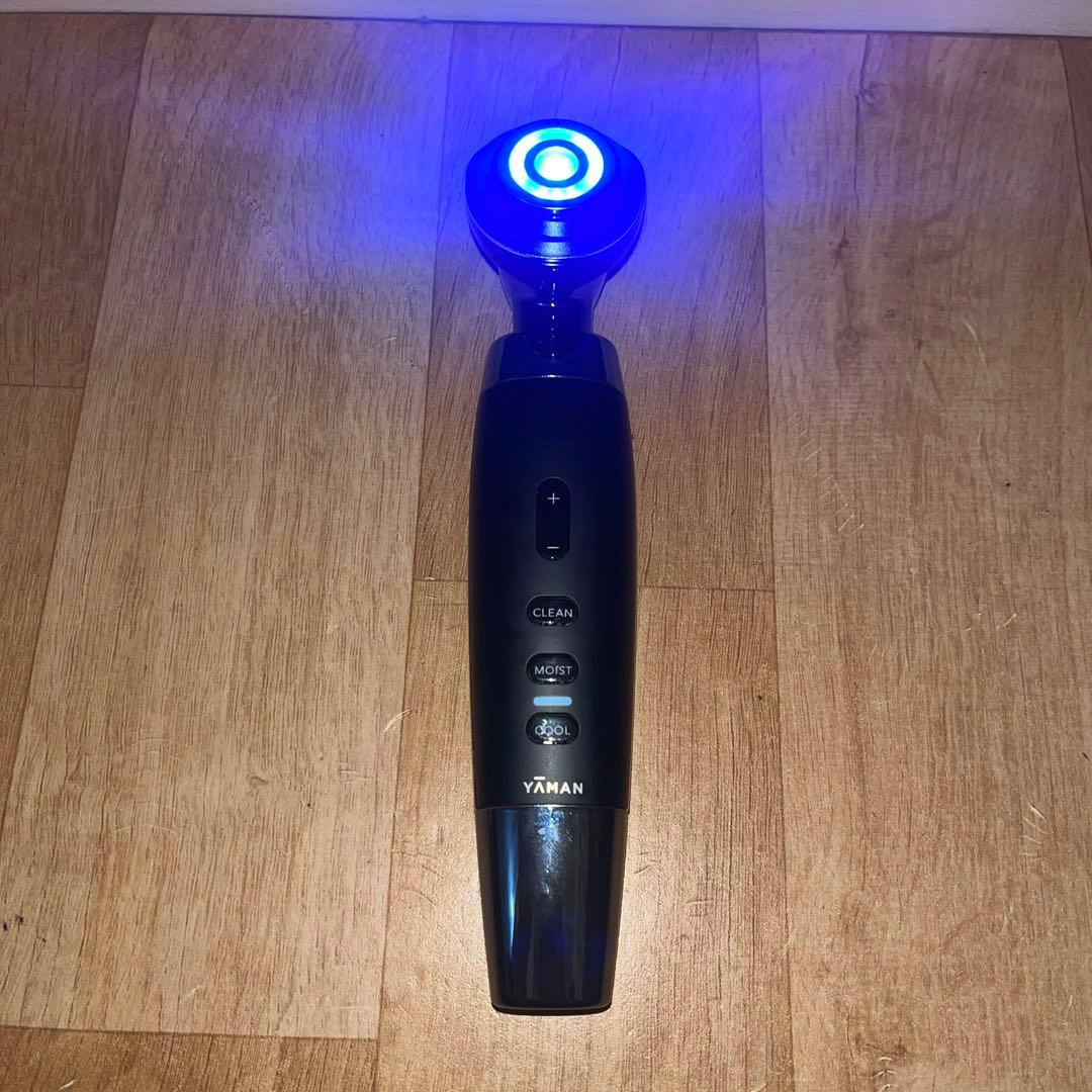 【美品】YA-MAN 美顔器 ルミナスリフト PSM-120B 充電スタンド付き