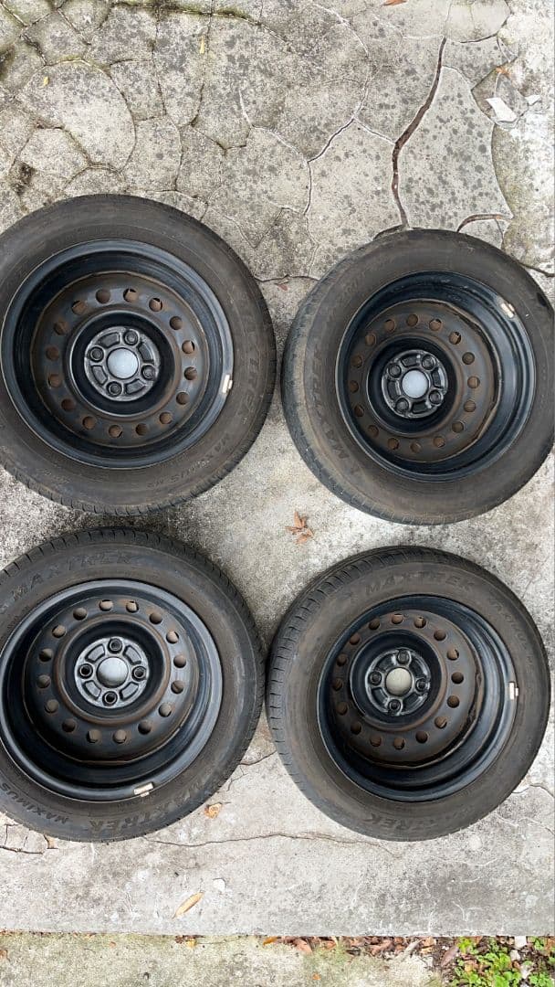 ラパンのホイルキャップ（タイヤと鉄チンはオマケ）