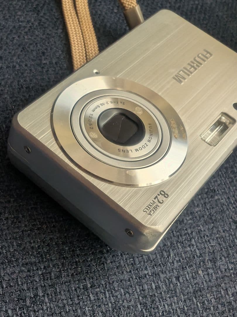 ✨付属品あり FUJIFILM FinePix J10 箱　説明書　充電器他