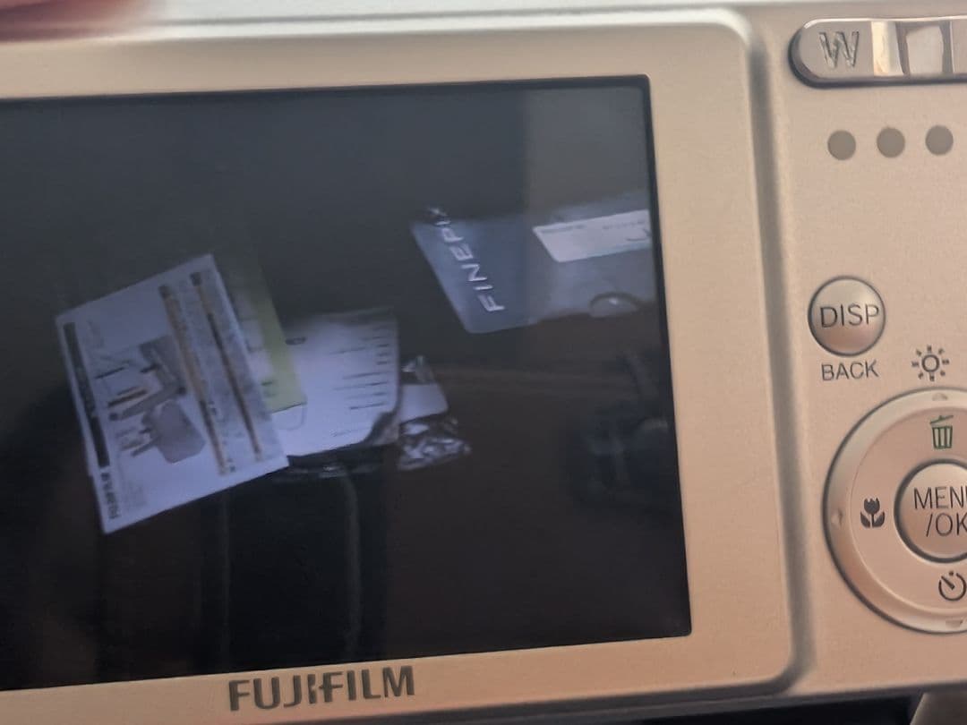 ✨付属品あり FUJIFILM FinePix J10 箱　説明書　充電器他