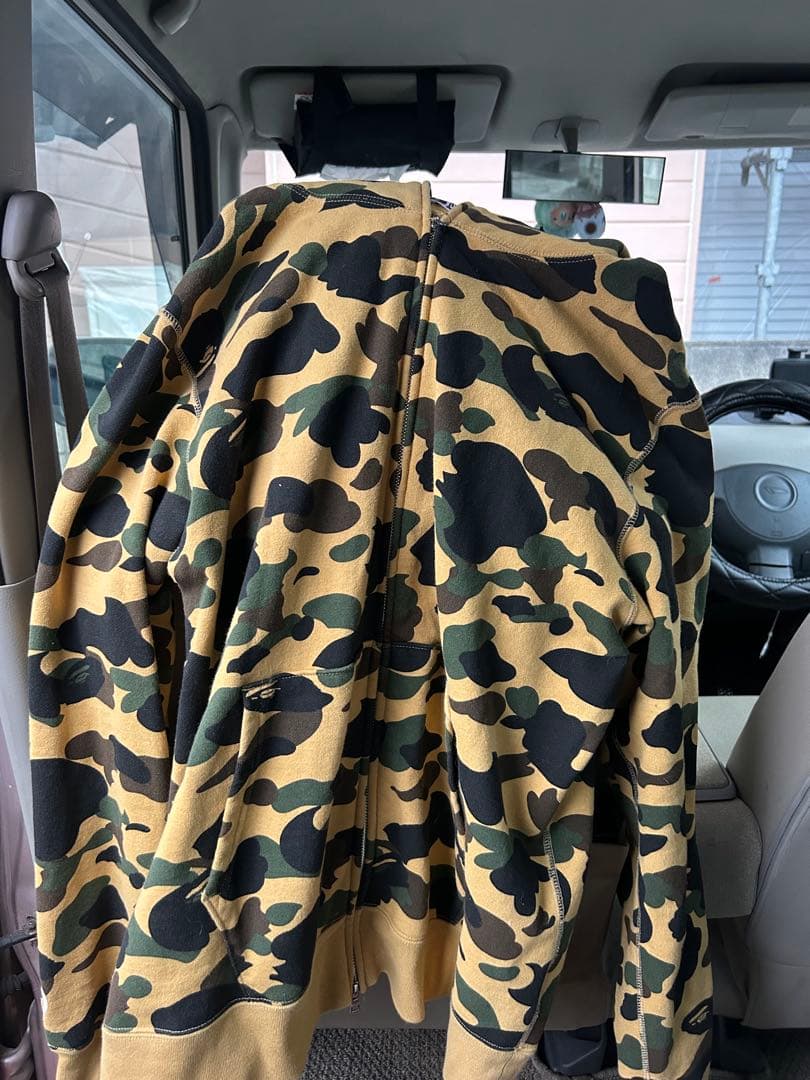 エイプシャークパーカー　イエローカモ