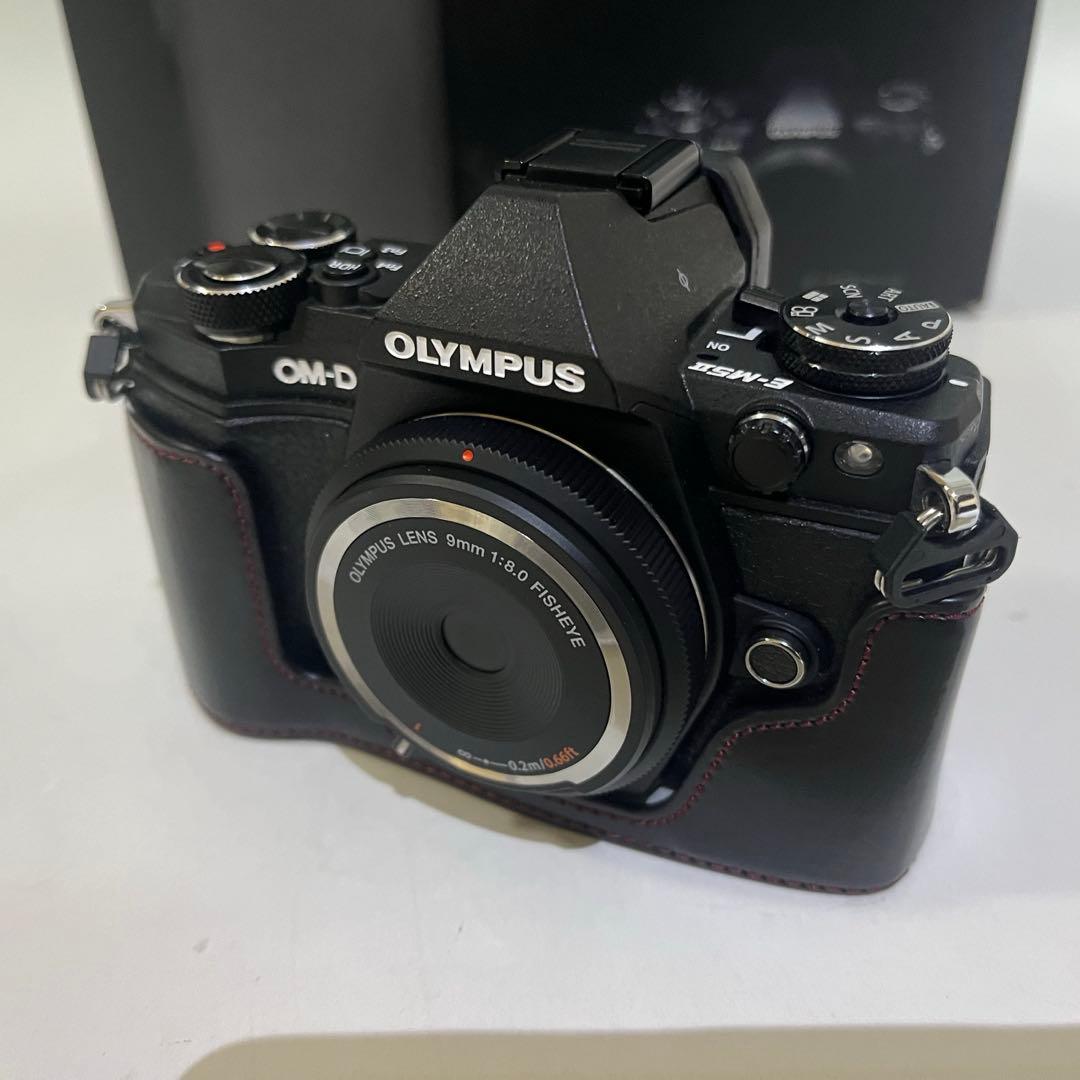 OLYMPUS OM-D E-M5 Mark II レンズ付き