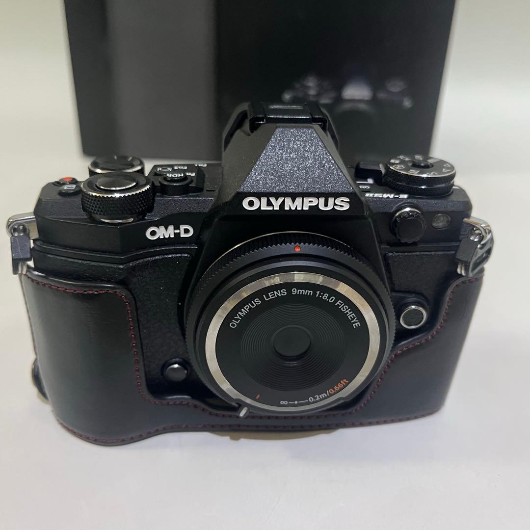 OLYMPUS OM-D E-M5 Mark II レンズ付き