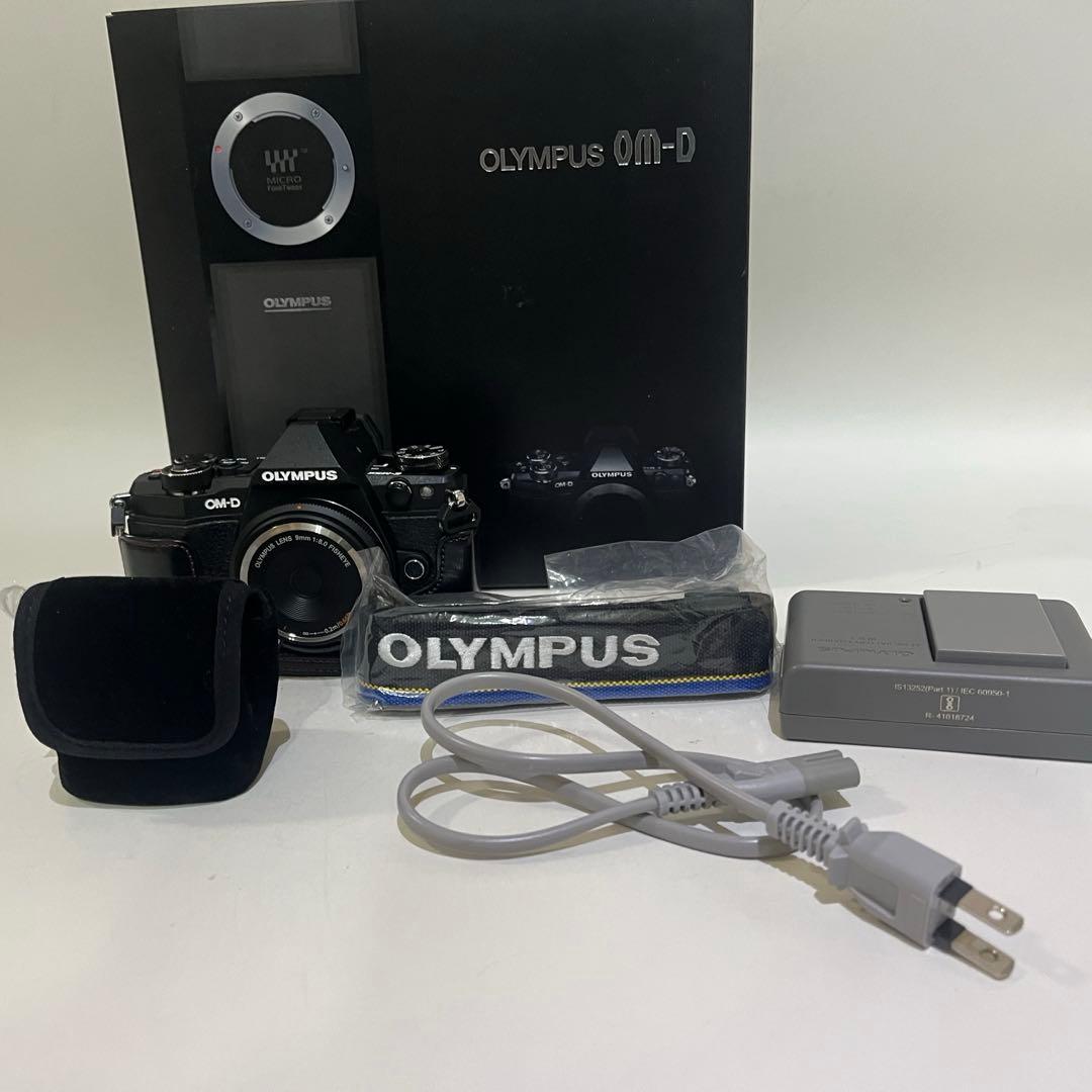 OLYMPUS OM-D E-M5 Mark II レンズ付き