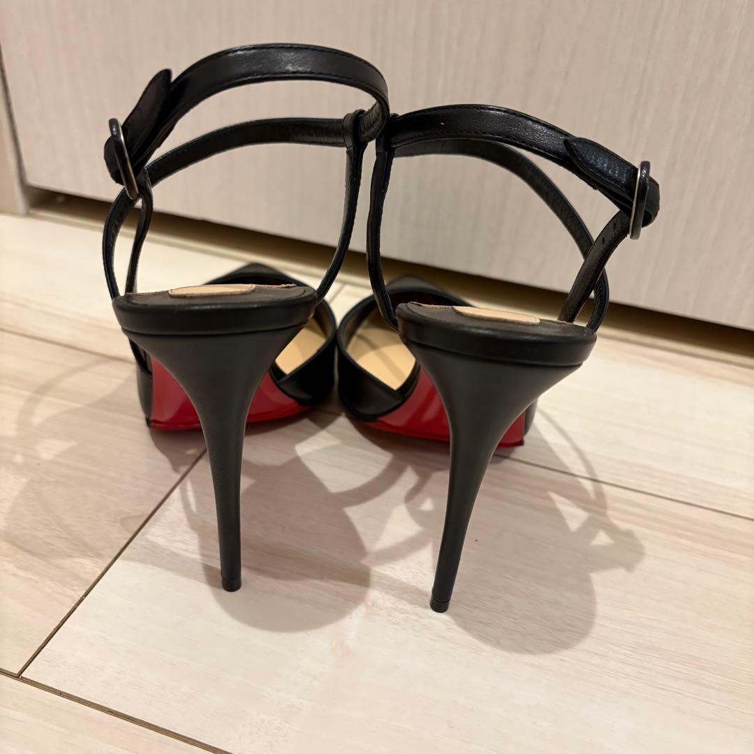 【新品未使用】Christian Louboutinブラックハイヒール