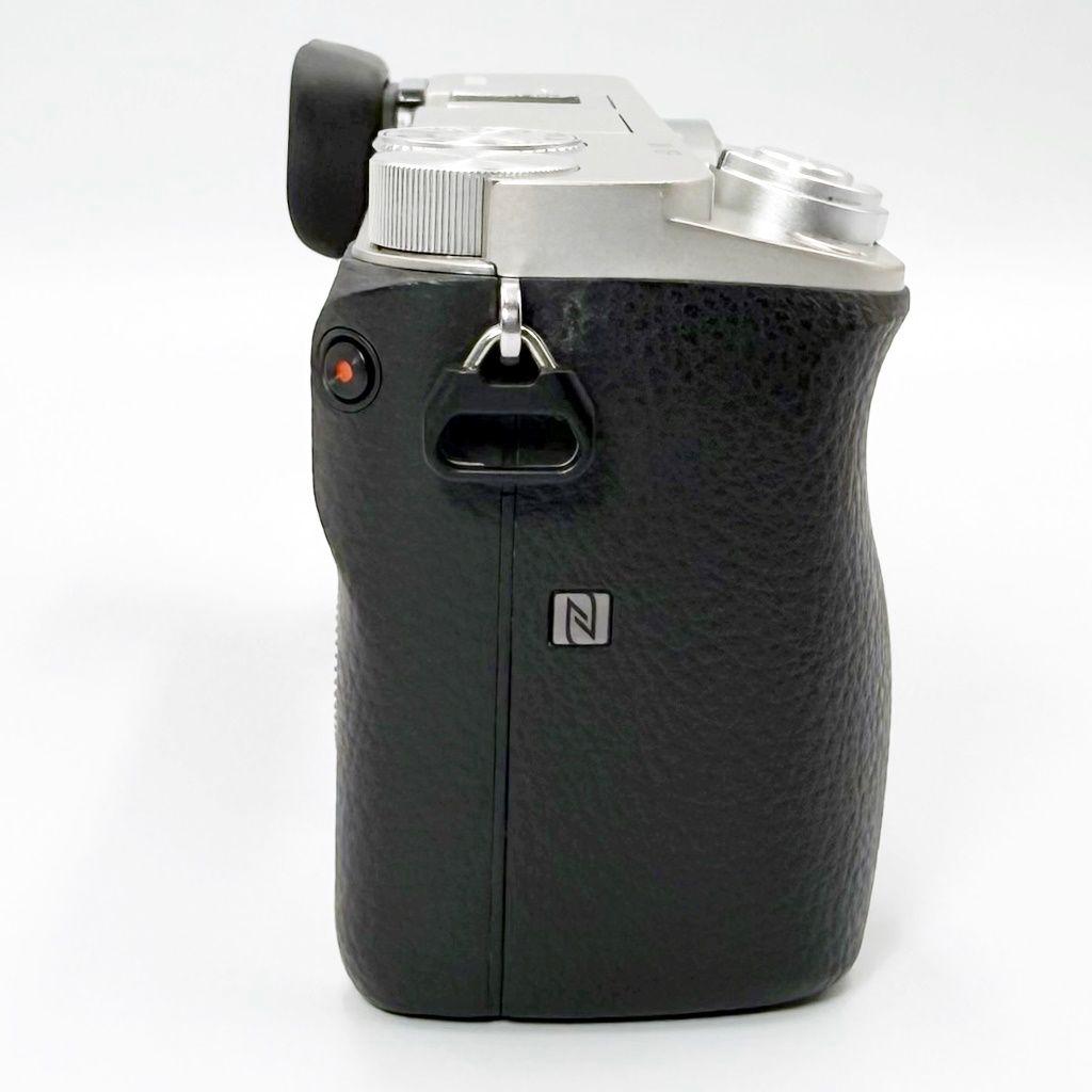 【美品】ソニー α6000 ボディ ILCE-6000 ミラーレス カメラ
