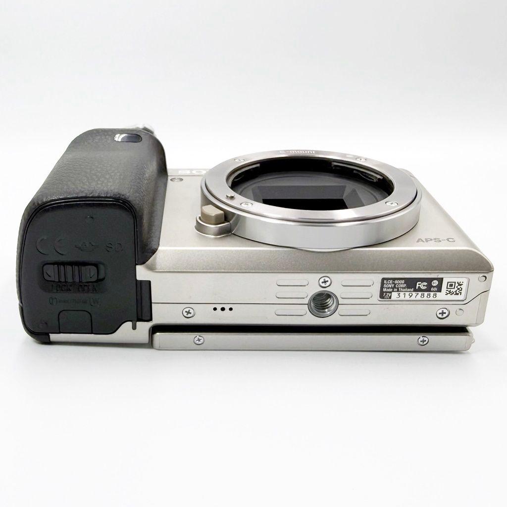 【美品】ソニー α6000 ボディ ILCE-6000 ミラーレス カメラ