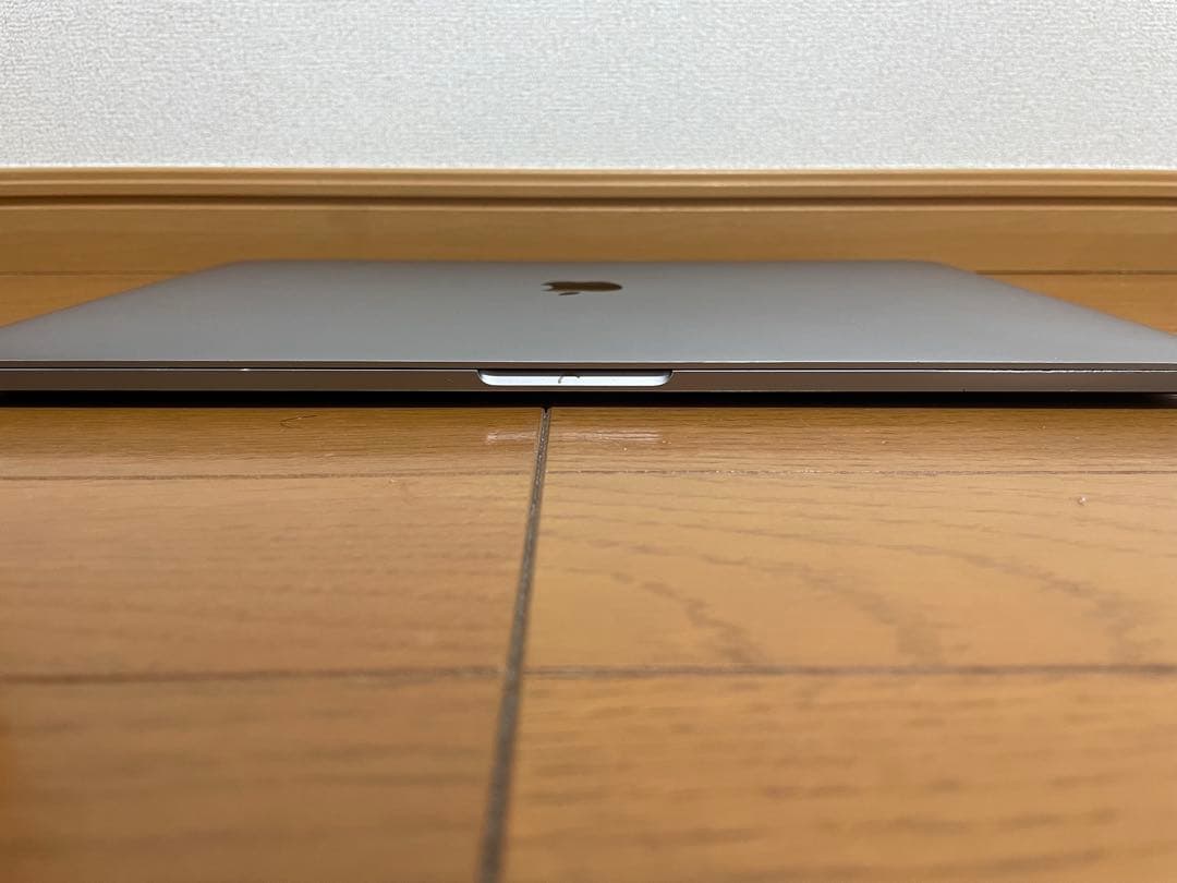 MacBook Pro 2018 15インチ i7 512GB