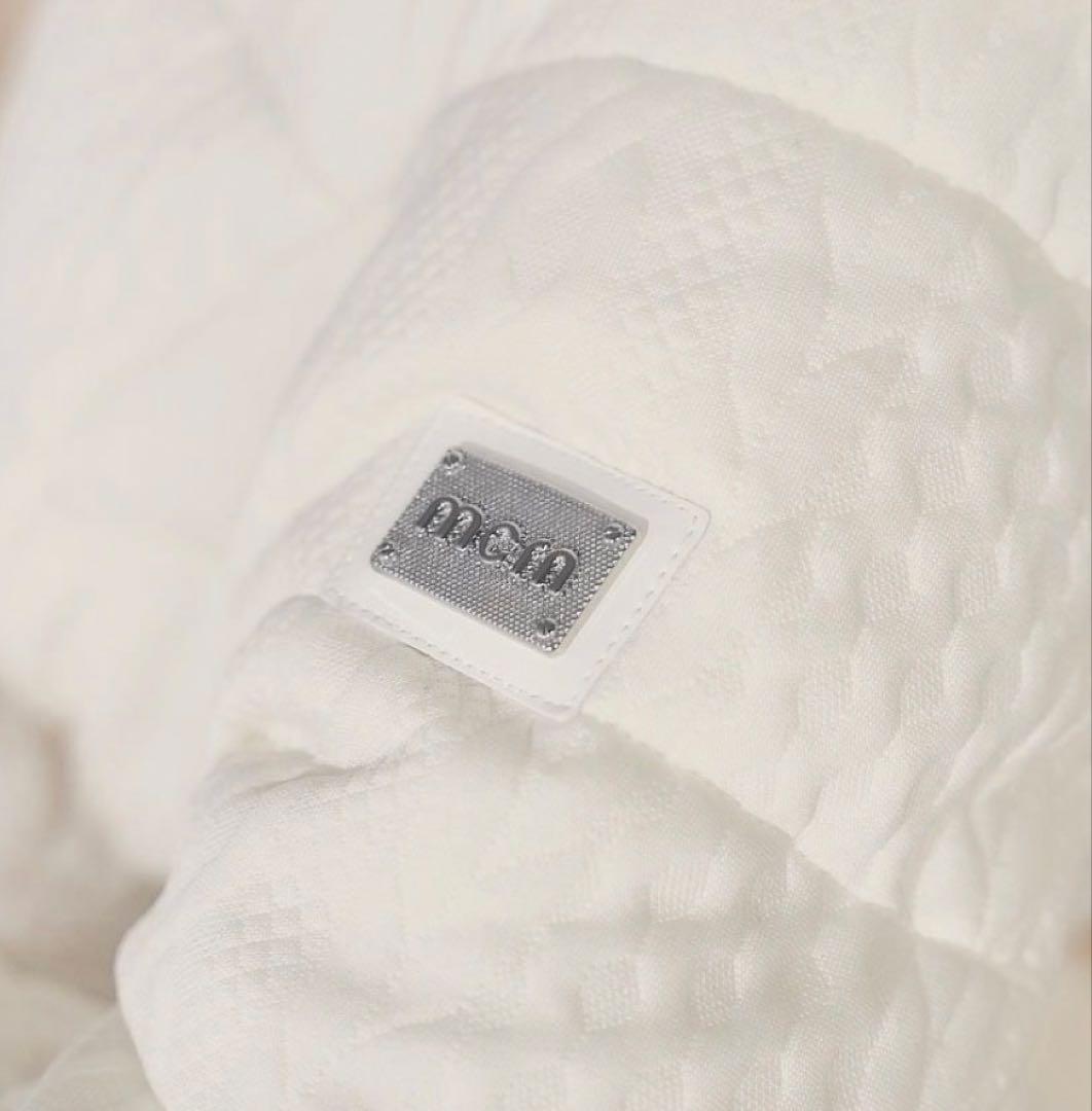 ミシェルマカロン ケーブル柄ベルトダウンコート アイボリー 　ダウンジャケット