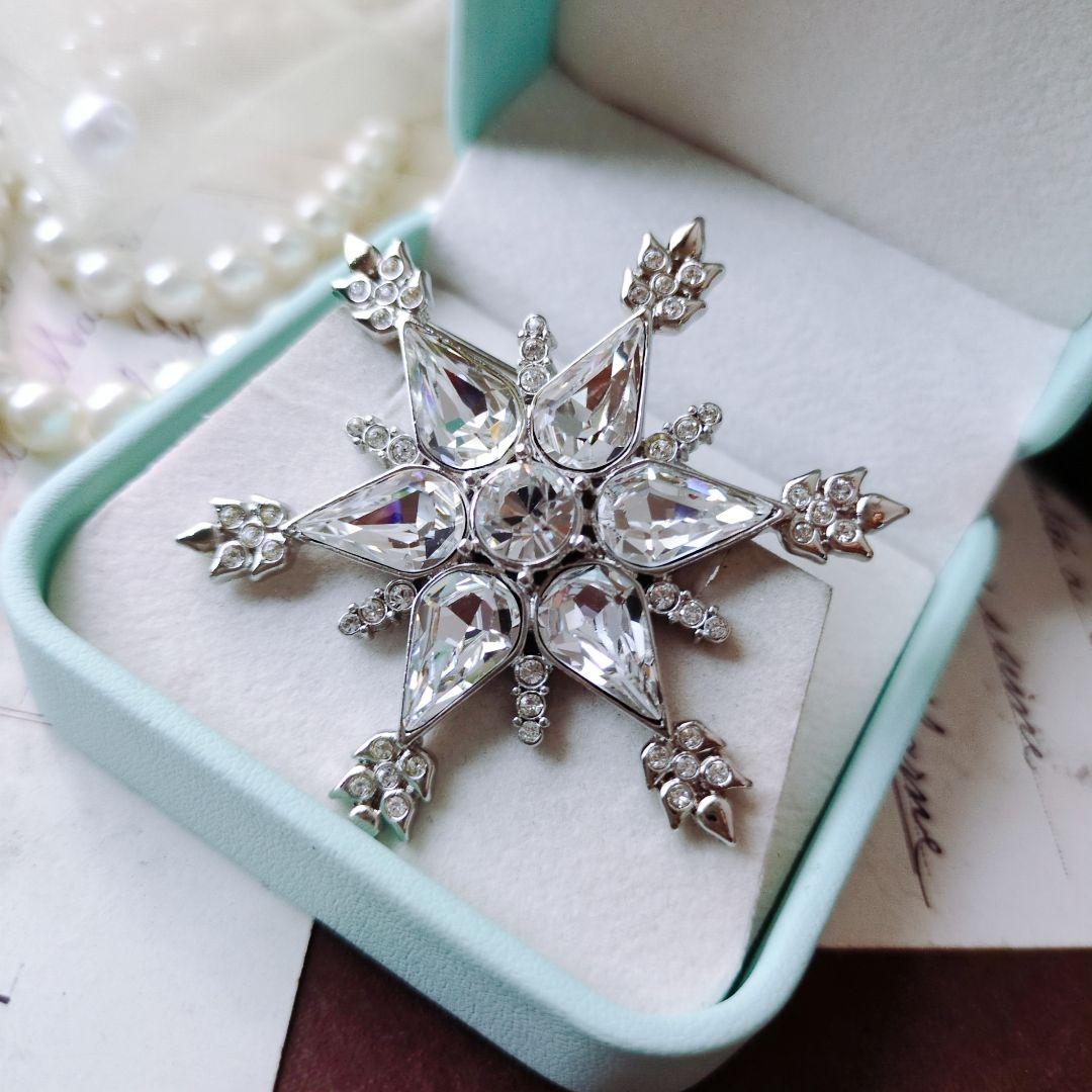 MMA メトロポリタン美術館 スノーフレーク ブローチ 雪の結晶 スワロフスキー