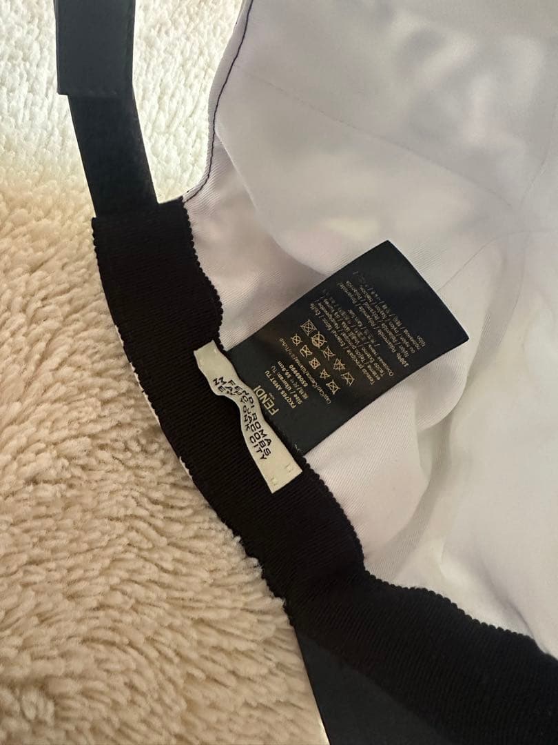 フェンディー　FENDI 帽子　美品