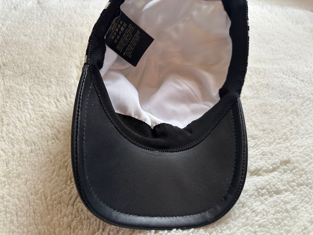 フェンディー　FENDI 帽子　美品