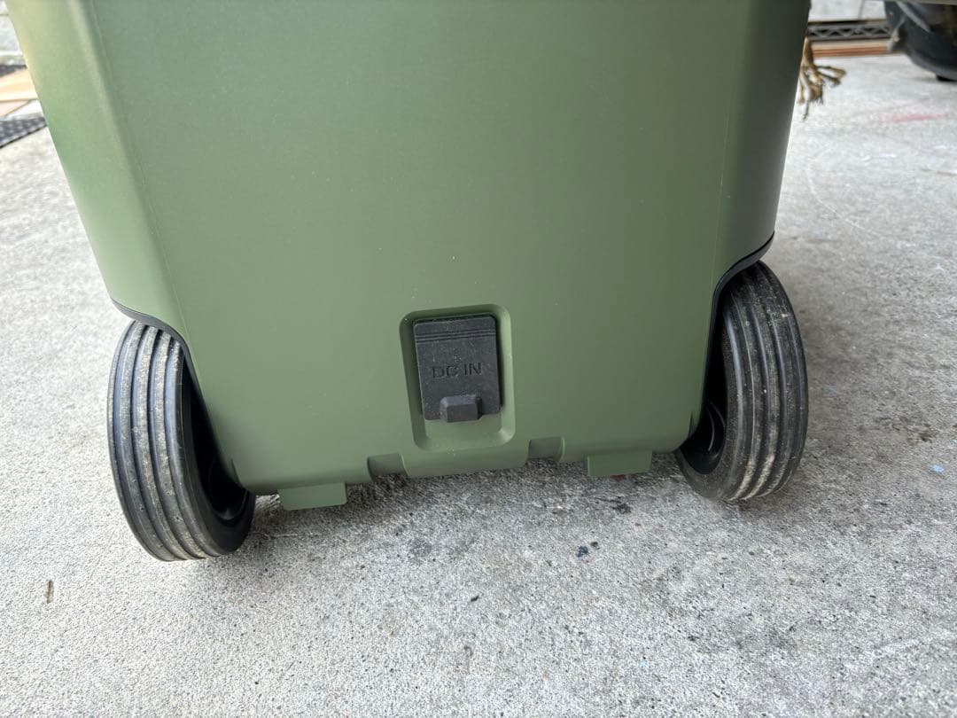 ハイコーキ　冷温庫　UL18DB バッテリー2個付mm in