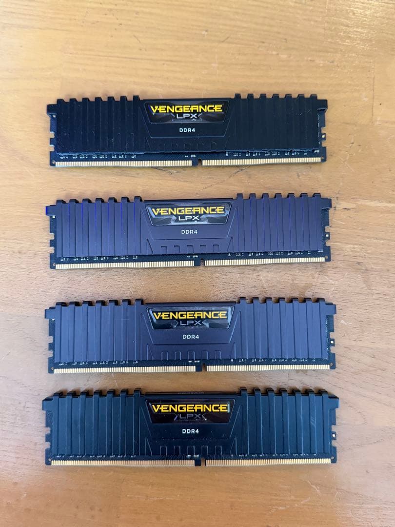 CORSAIR DDR4 4GB×4枚セット（合計16GB） メモリー