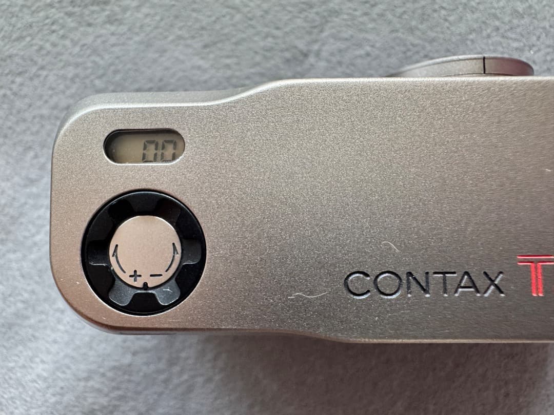【美品】CONTAX T2 35mm コンパクトカメラ (Carl Zeiss)