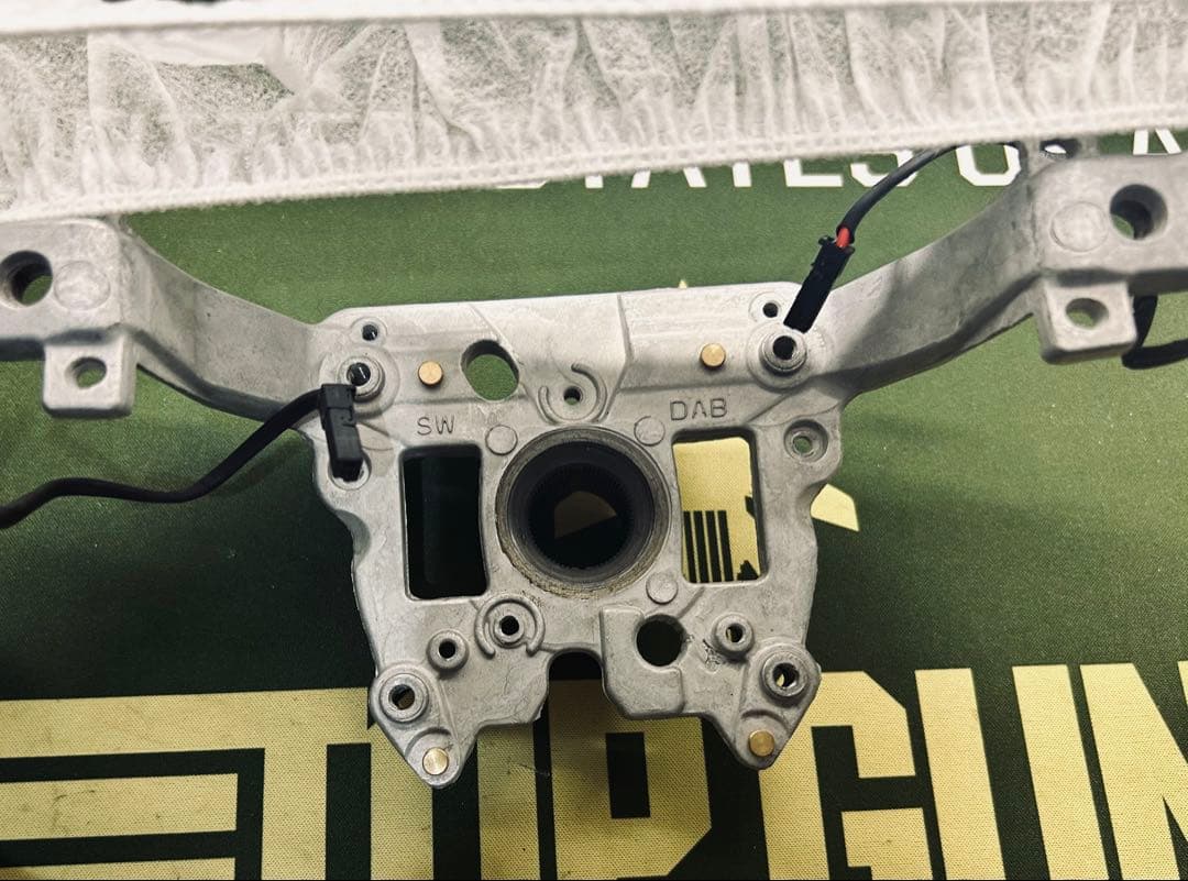 テスラ新型モデルY/3用　ヨークハンドル　本革　黒