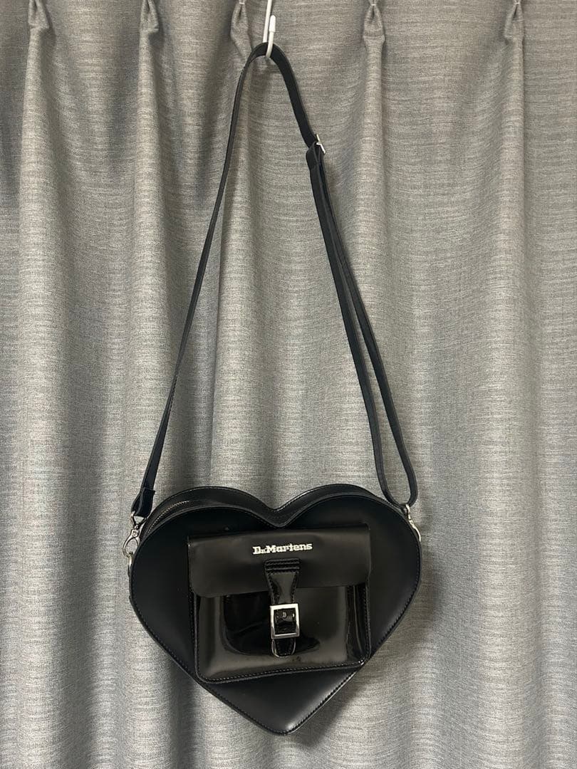 Dr.Martens ドクターマーチン ハートバッグパック BLACK