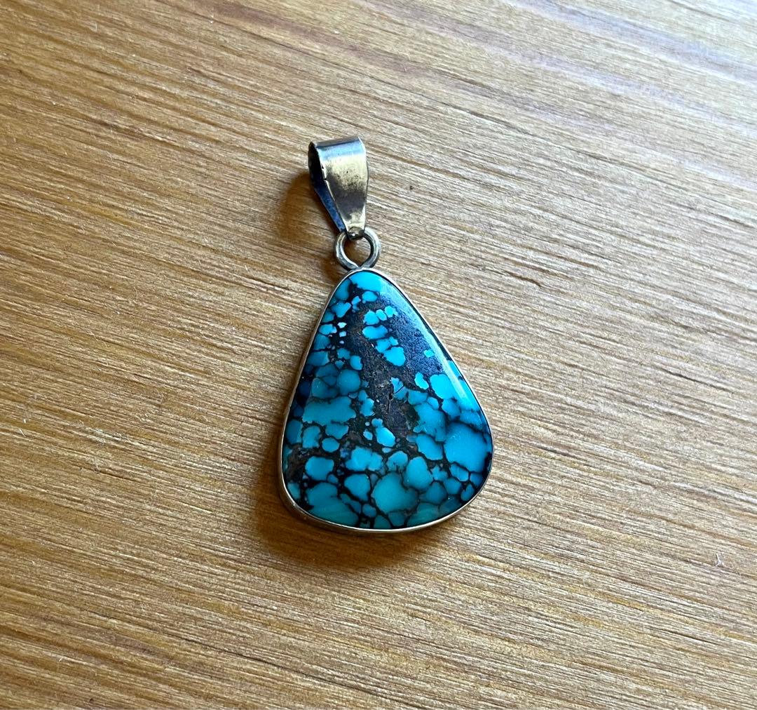 きれいなターコイズのペンダント　インディアンジュエリー　navajo ナバホ