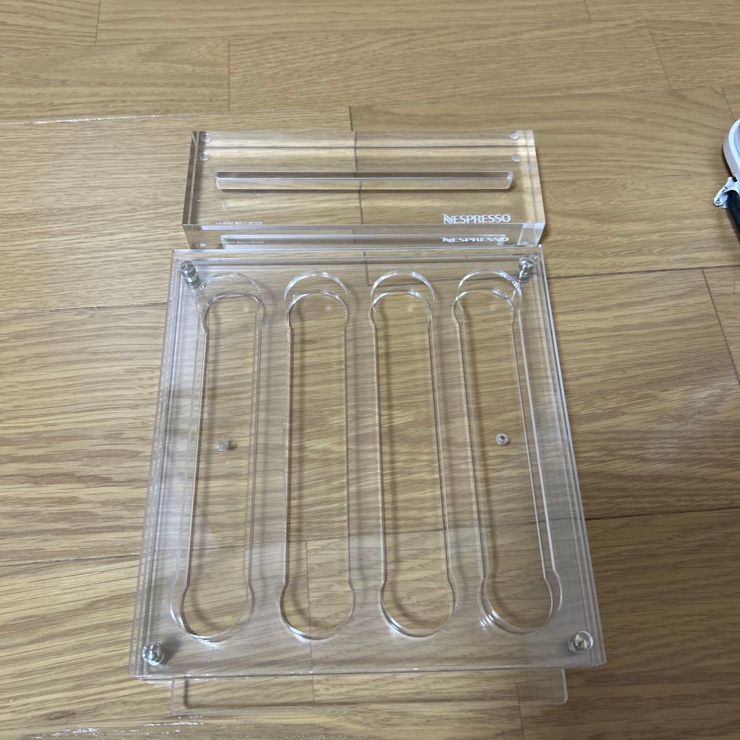 Nespresso コーヒーメーカー ホワイト　カプセル式　ラティシマワン