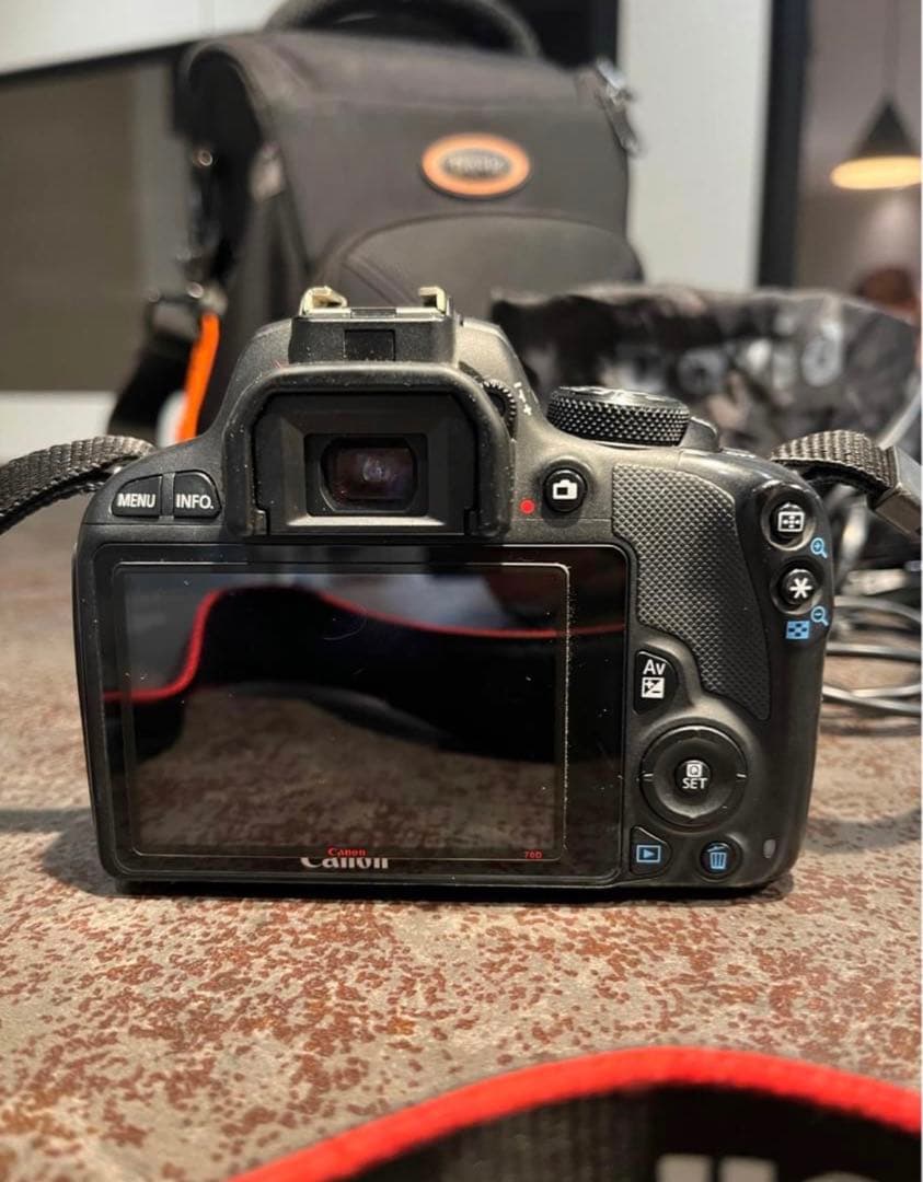 デジタルカメラ Digital touching Camera, Canon 100D