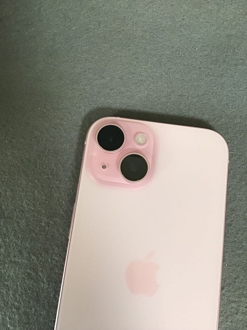 ほぼ新品　SIMフリー　iPhone15 128GB ピンク色　【限定保証有り】