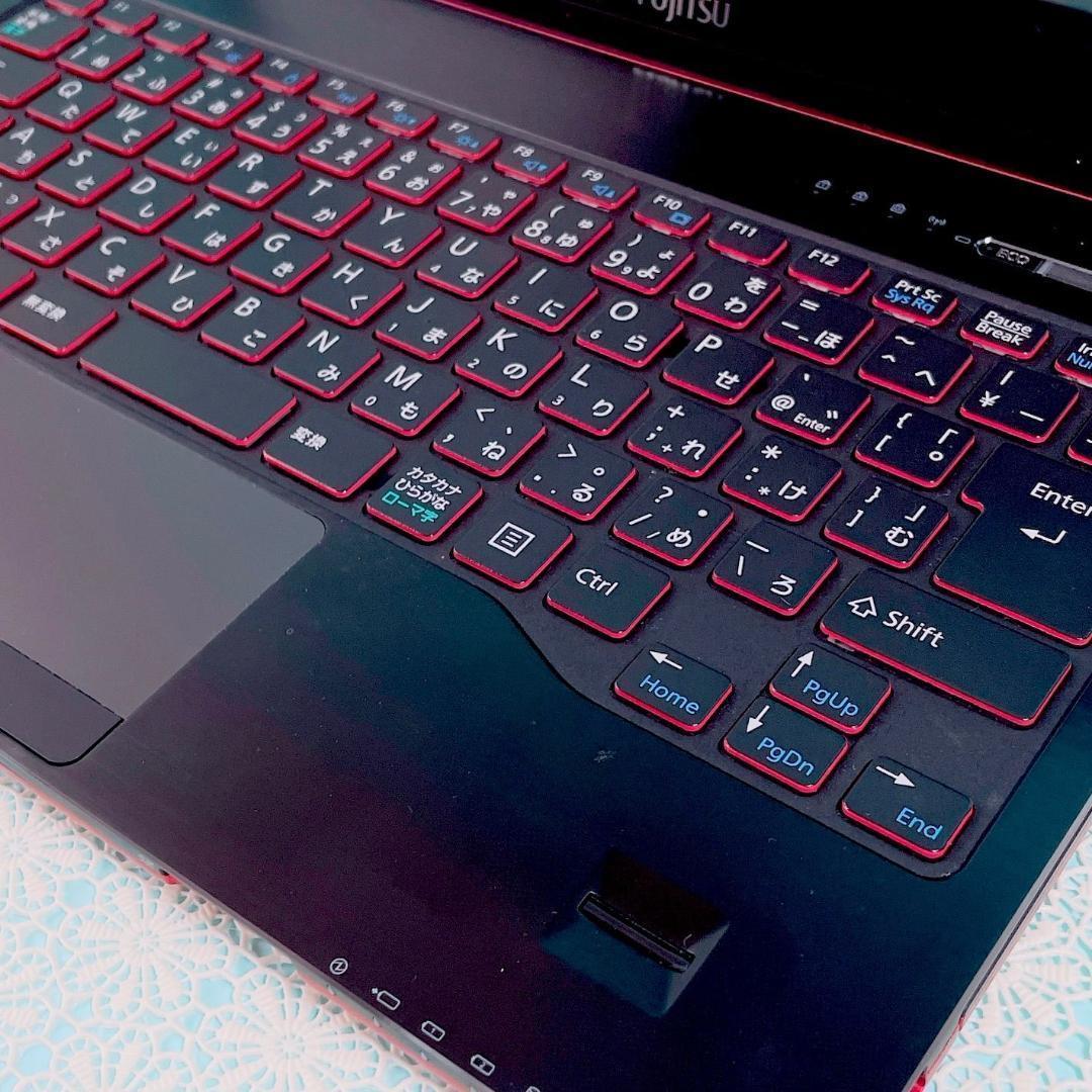 迷ったらコレ‼️タッチパネル✨️小型軽量！赤ノートパソコン快適SSD✨️カメラ付き薄型