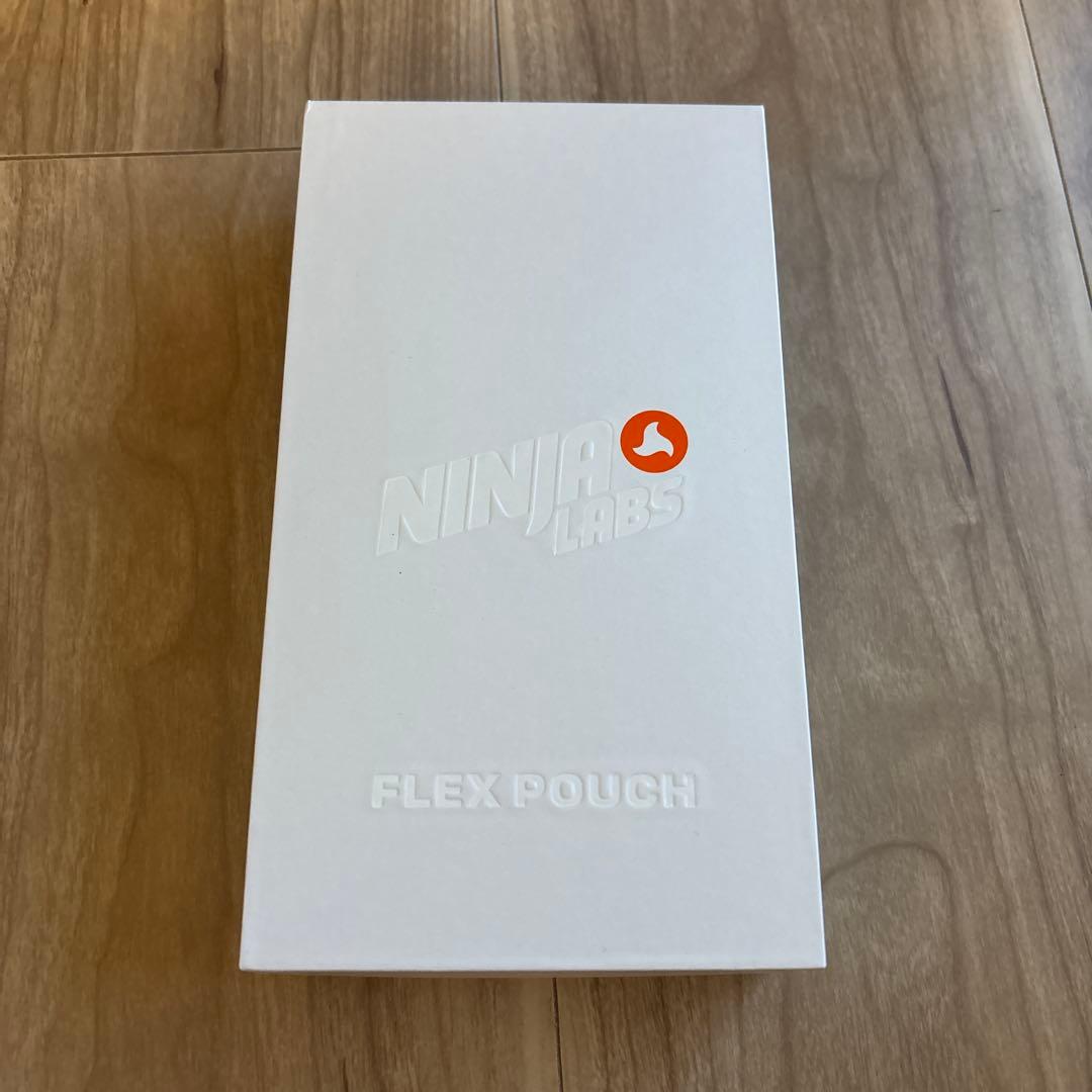 iPhoneアクセサリー Ninja Labs Flex Pouch Phone 15 Case