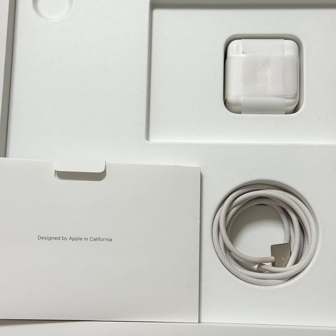 超美品 Apple MacBook Air M3 15インチ スターライト