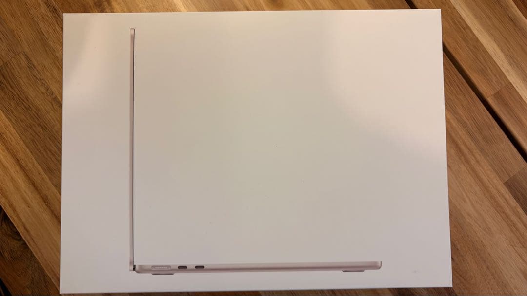 【ほぼ新品美品】MacBook Air M4 チップ スターライト
