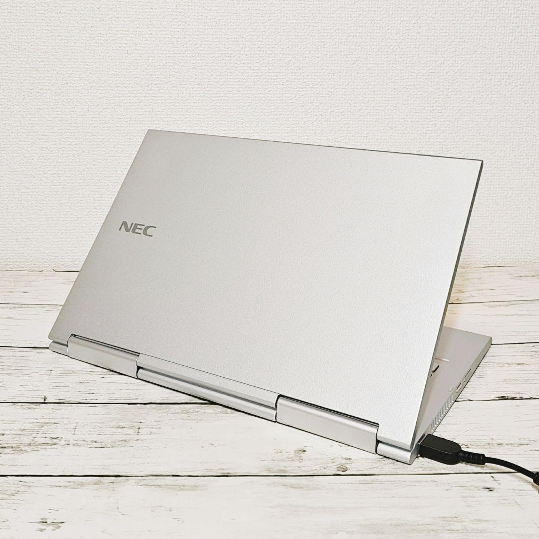 タッチパネルで操作OK♪タブレットPC 第8世代 Core i5 SSD カメラ