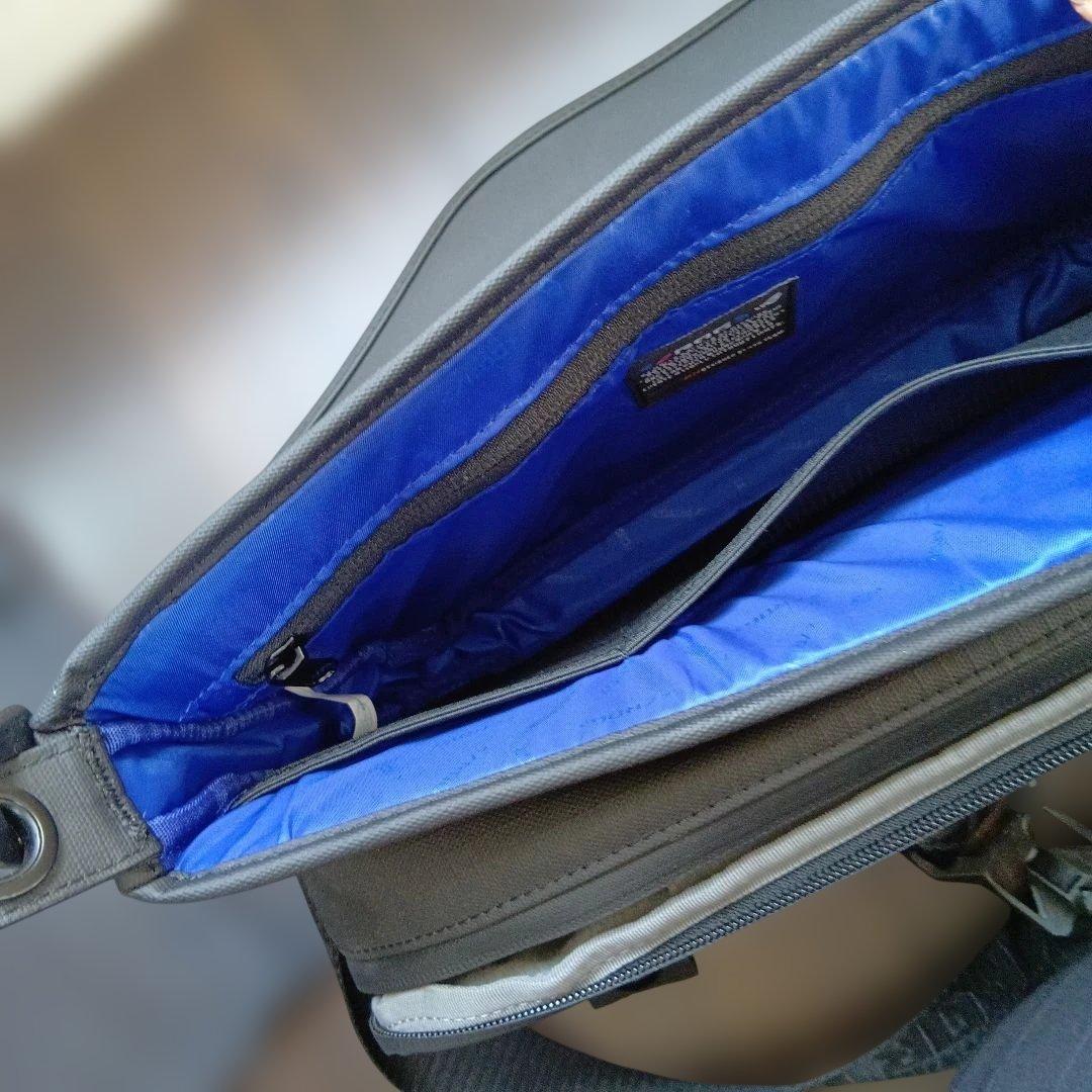 ASUSゲーミングブランド RDG ショルダーバッグ　台湾で購入