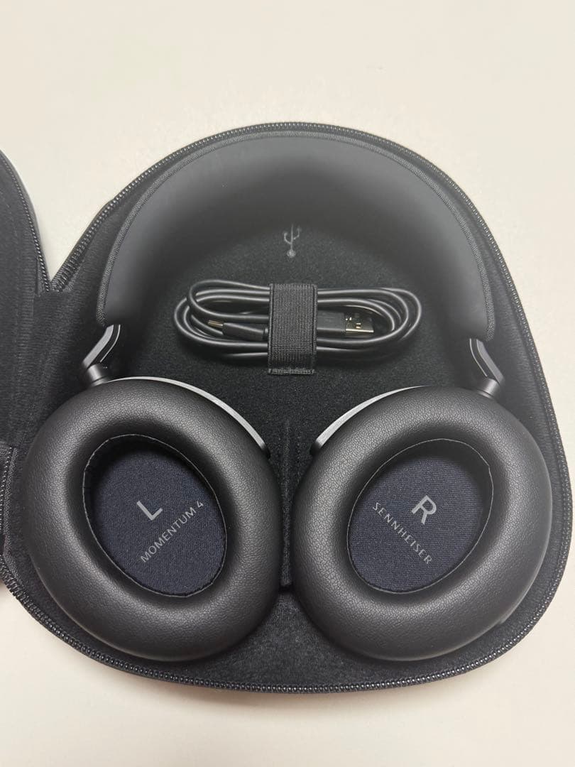 【ほぼ未使用品】 Sennheiser MOMENTUM 4 Wireless