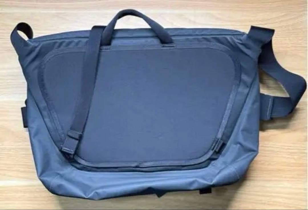 ARC'TERYX グランヴィル10クーリエバッグ