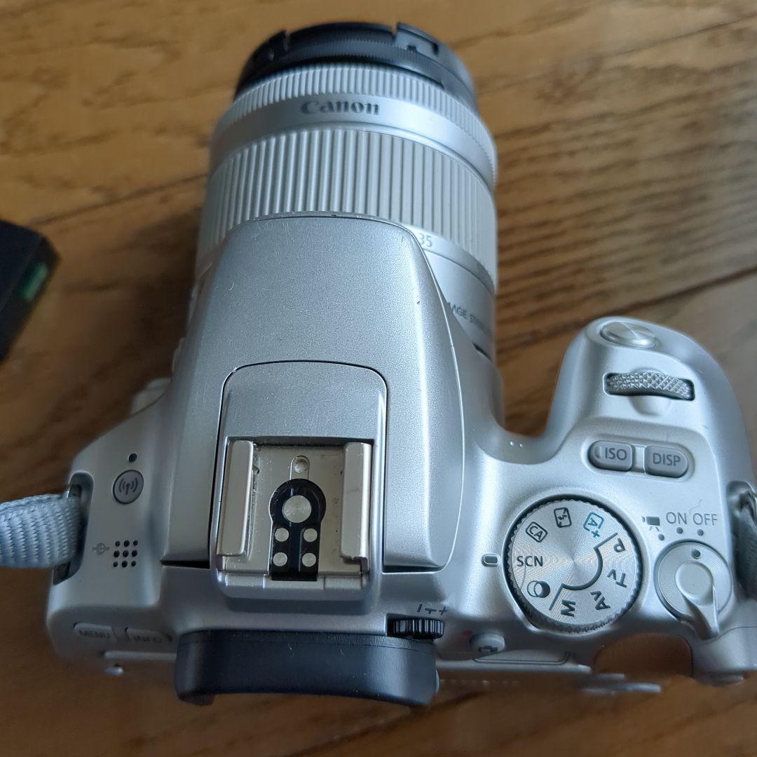 Canon EOS Kiss X9 デジタル一眼レフ　カメラ