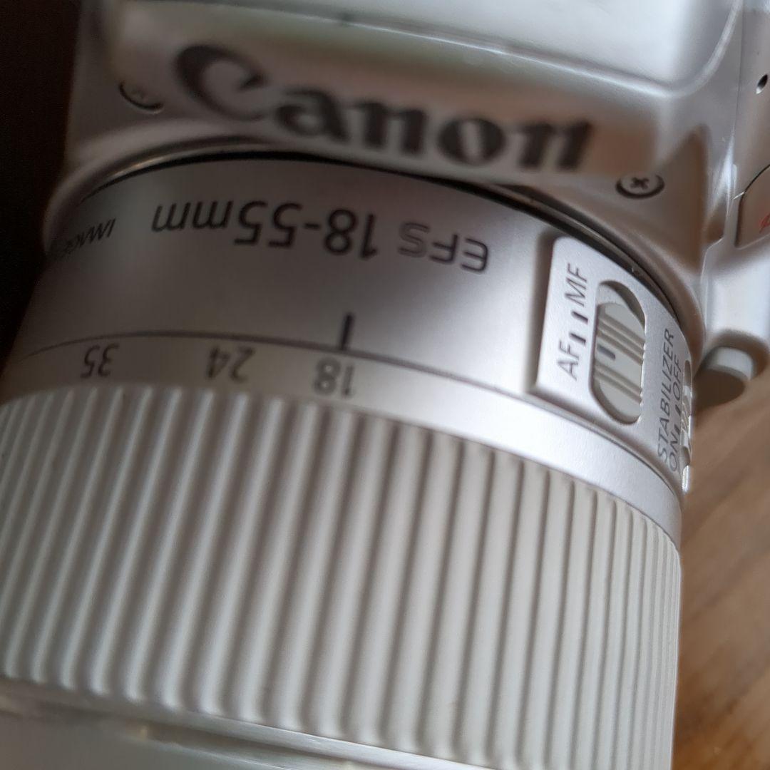 Canon EOS Kiss X9 デジタル一眼レフ　カメラ