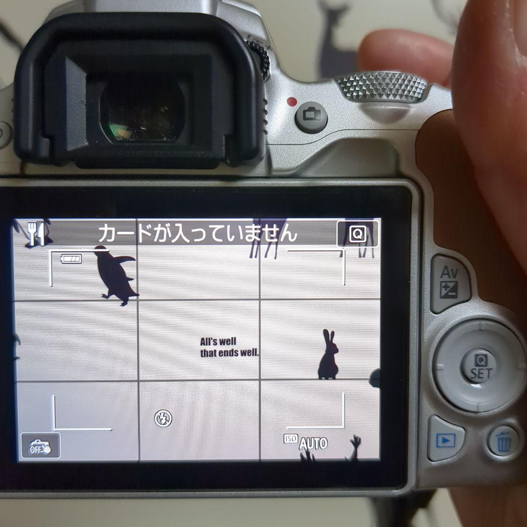 Canon EOS Kiss X9 デジタル一眼レフ　カメラ