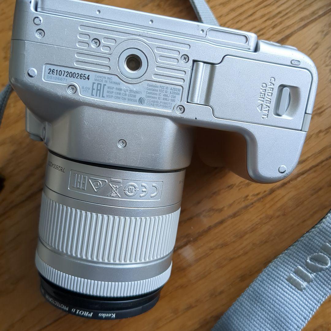 Canon EOS Kiss X9 デジタル一眼レフ　カメラ