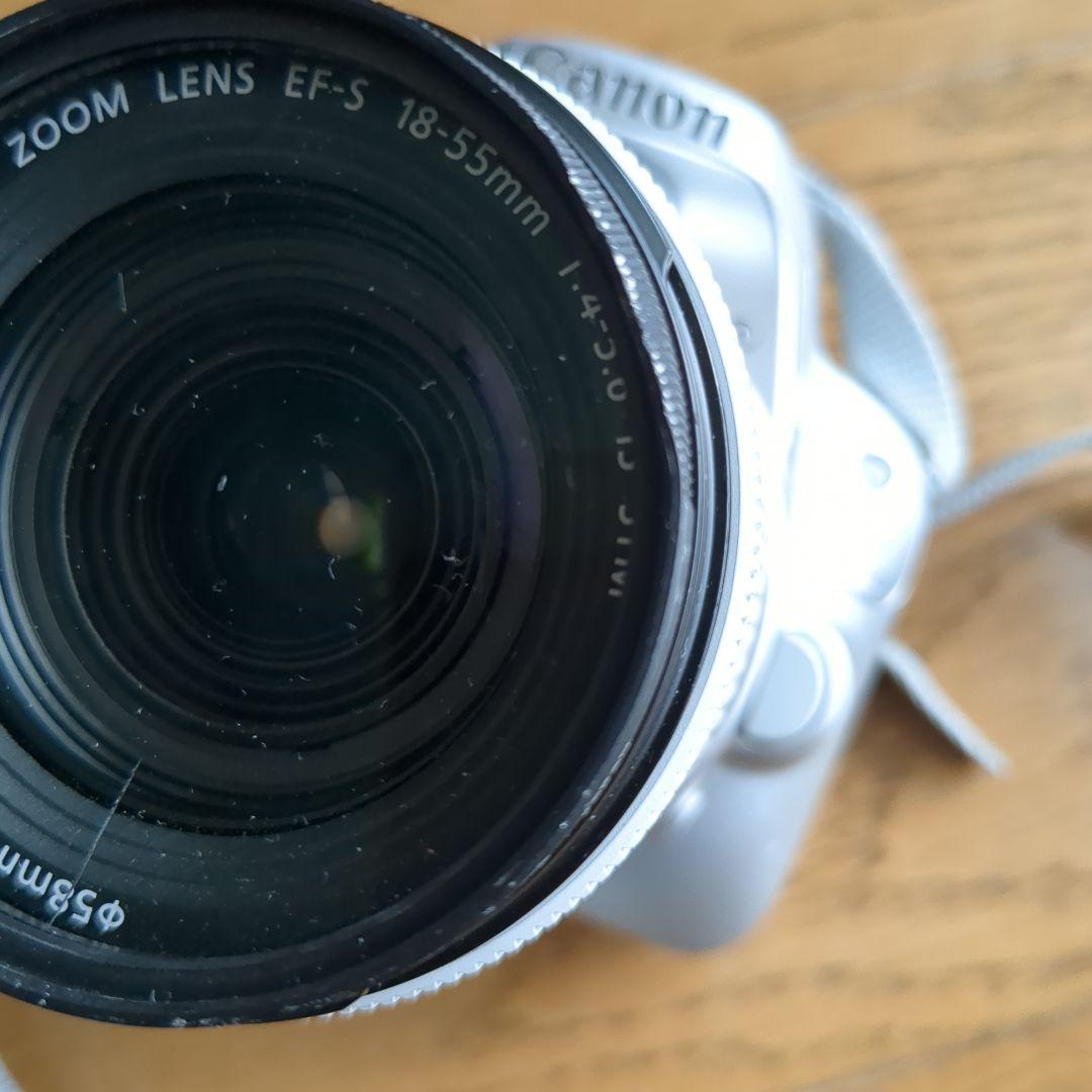 Canon EOS Kiss X9 デジタル一眼レフ　カメラ