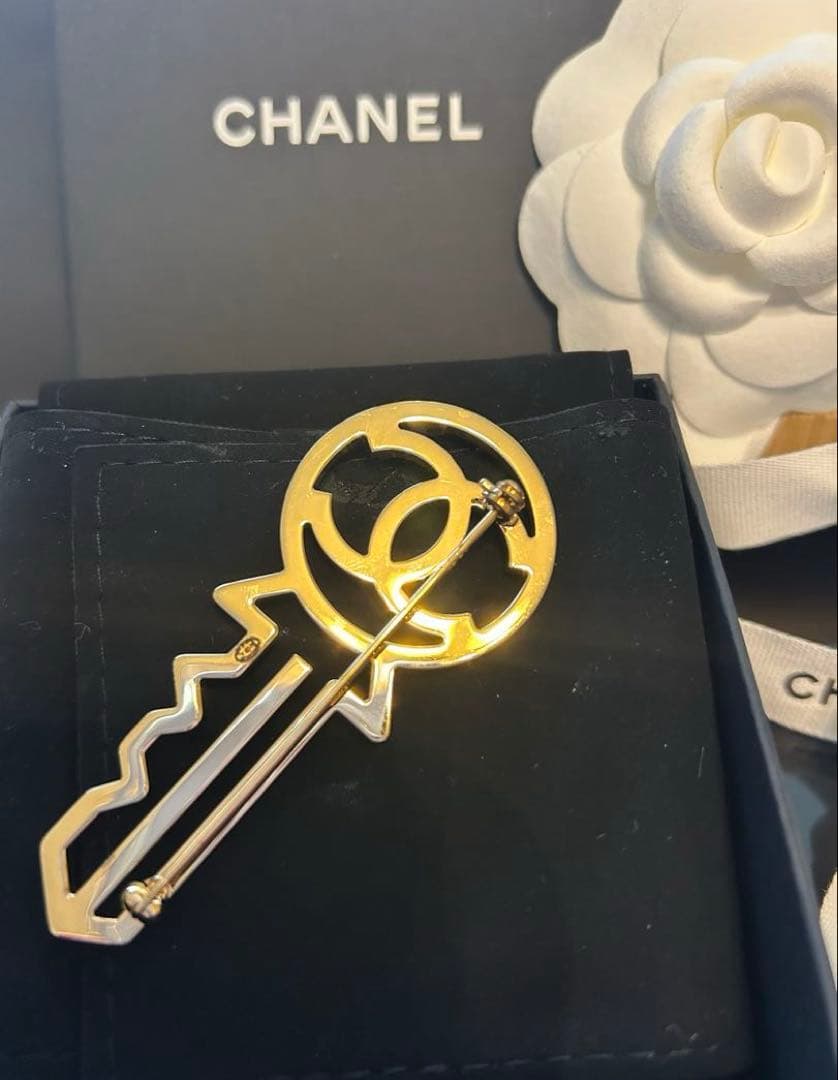 美品★希少【CHANEL】ブローチ