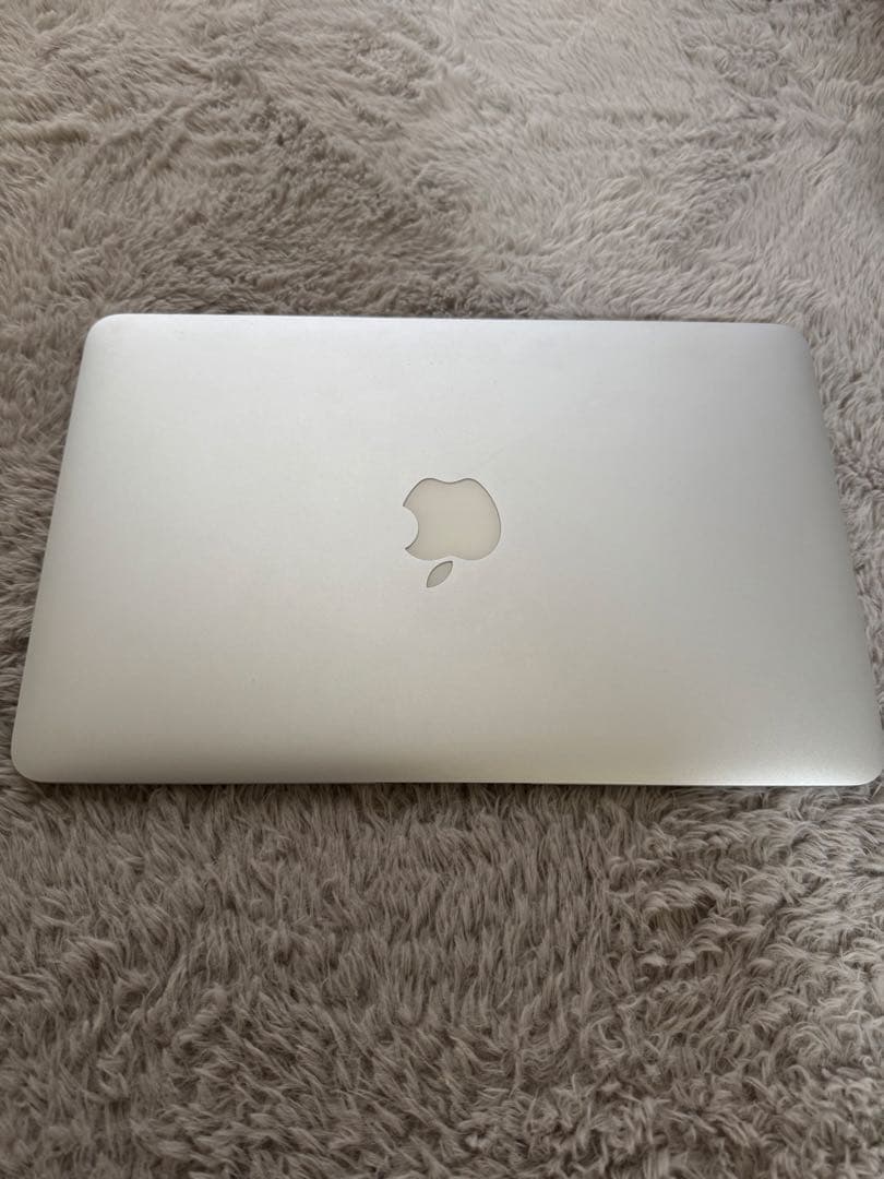 【7/16本日限り値下げ！】MacBook Air 11インチ Mid 2012