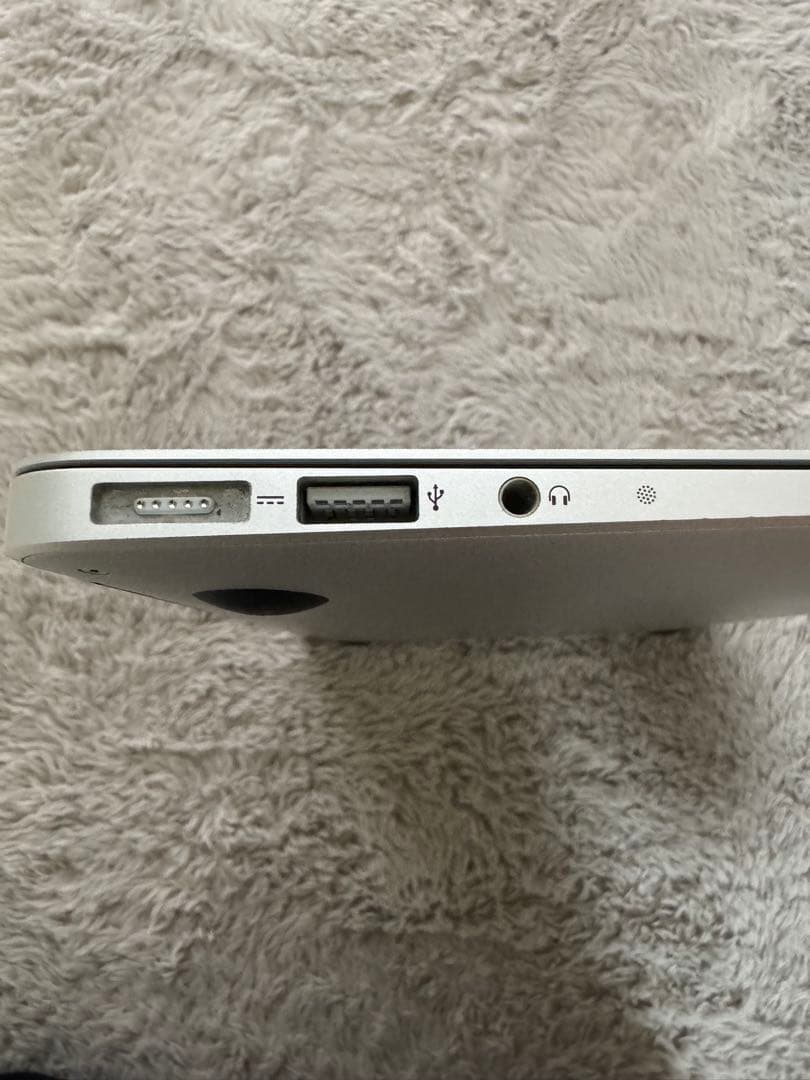 【7/16本日限り値下げ！】MacBook Air 11インチ Mid 2012