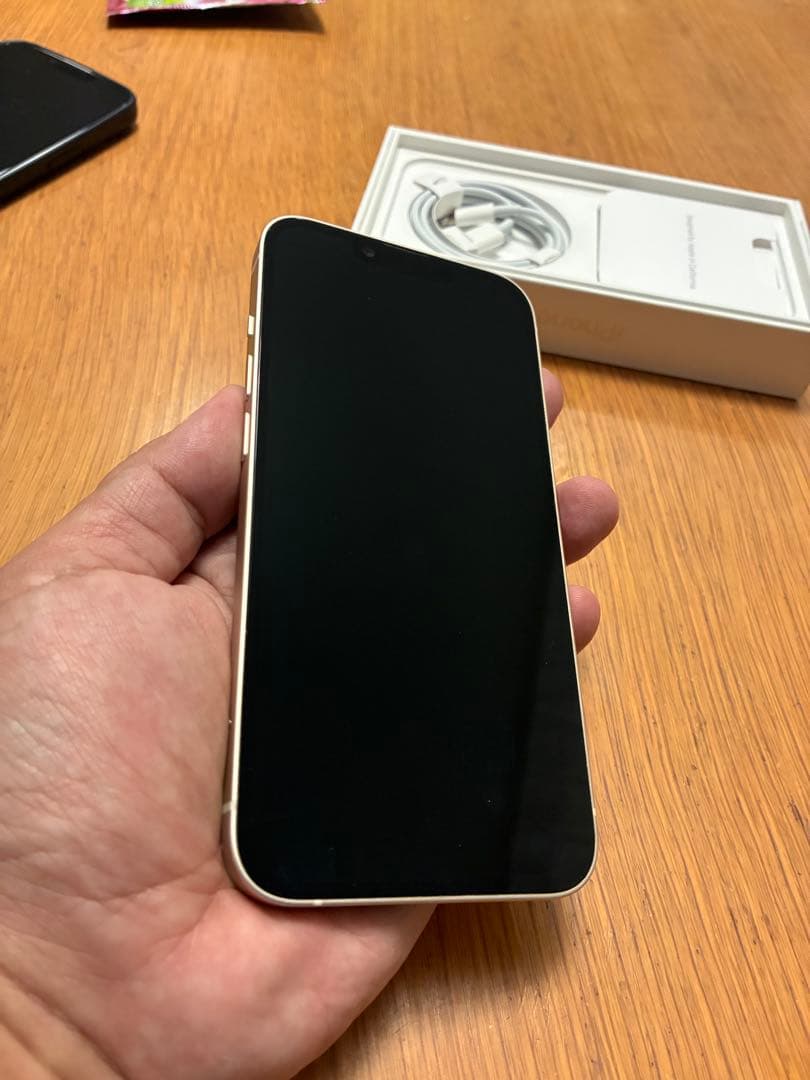 Apple iPhone 14 本体　スターライト