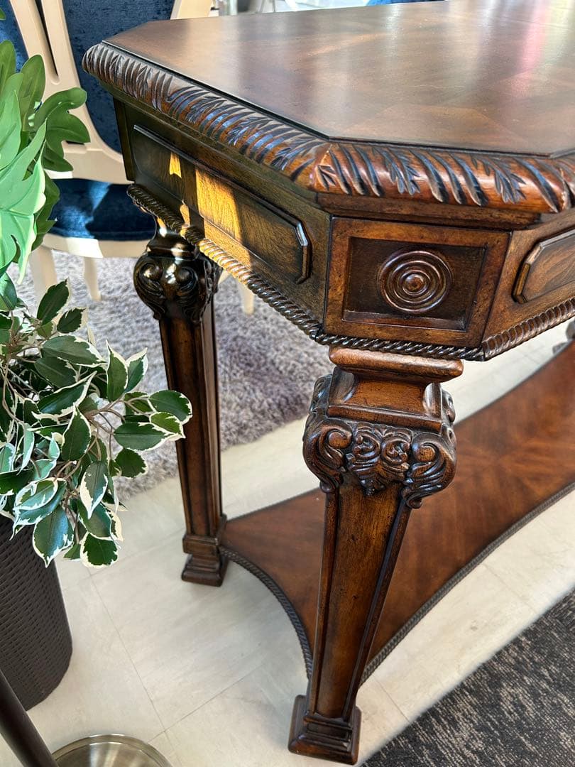 クラシック木製　コンソールテーブル　アンティーク調