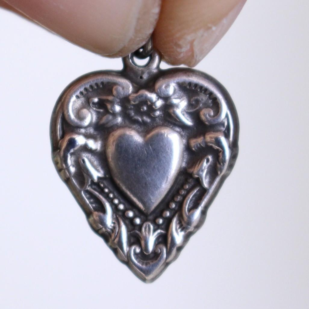 30s　スウィートハートジュエリー　百合　古着　ハート　フラーダリー　勿忘草