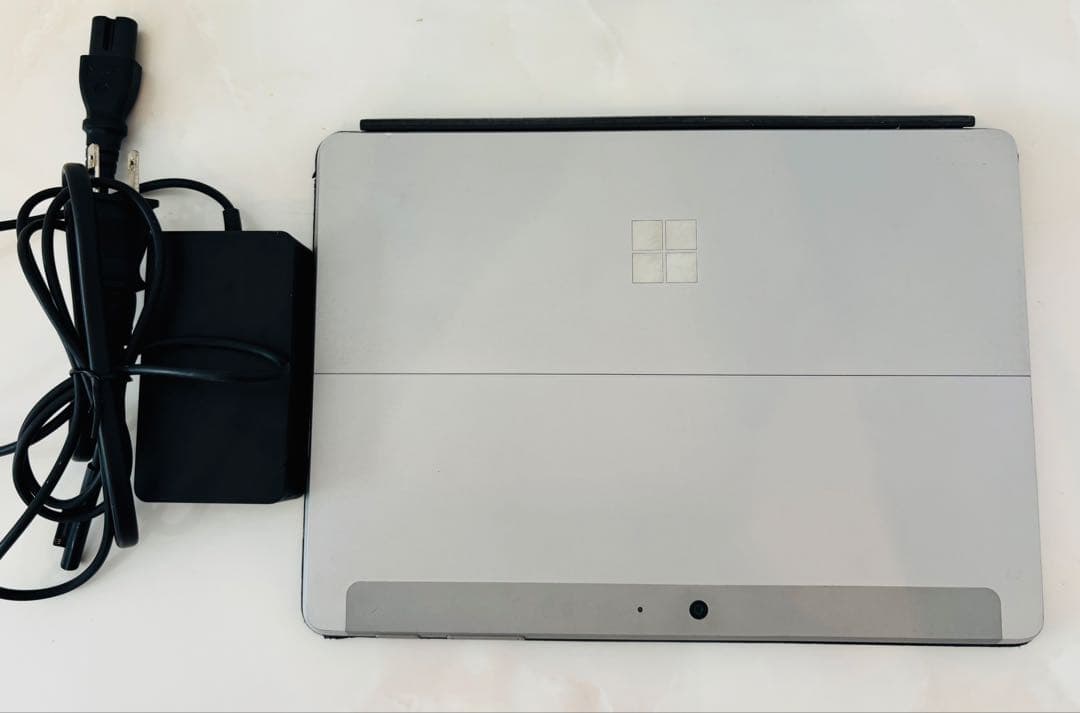 f*m様 Surface GO 4415Y/8GB/128GB