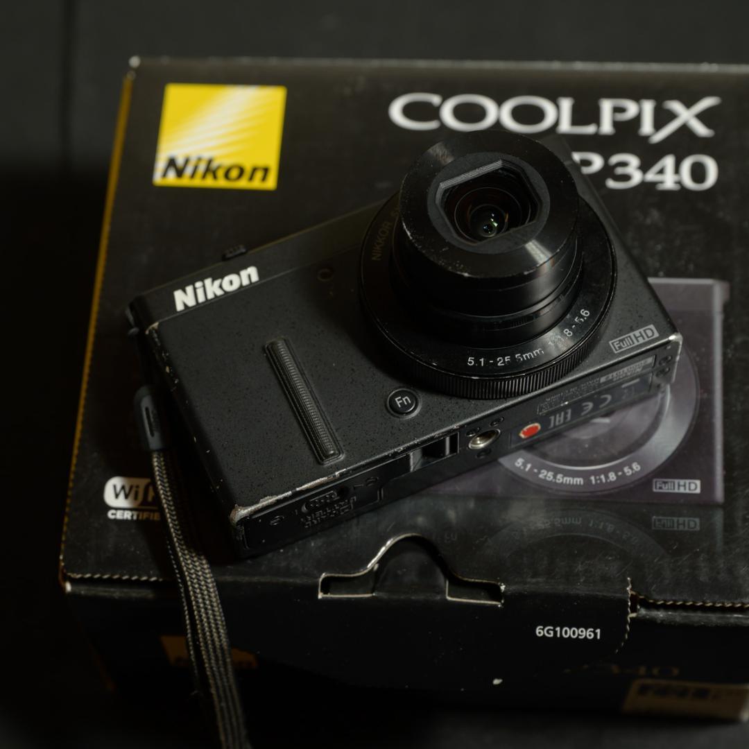 Nikon COOLPIX P340【動作確認済・予備バッテリー＆SDカード付】